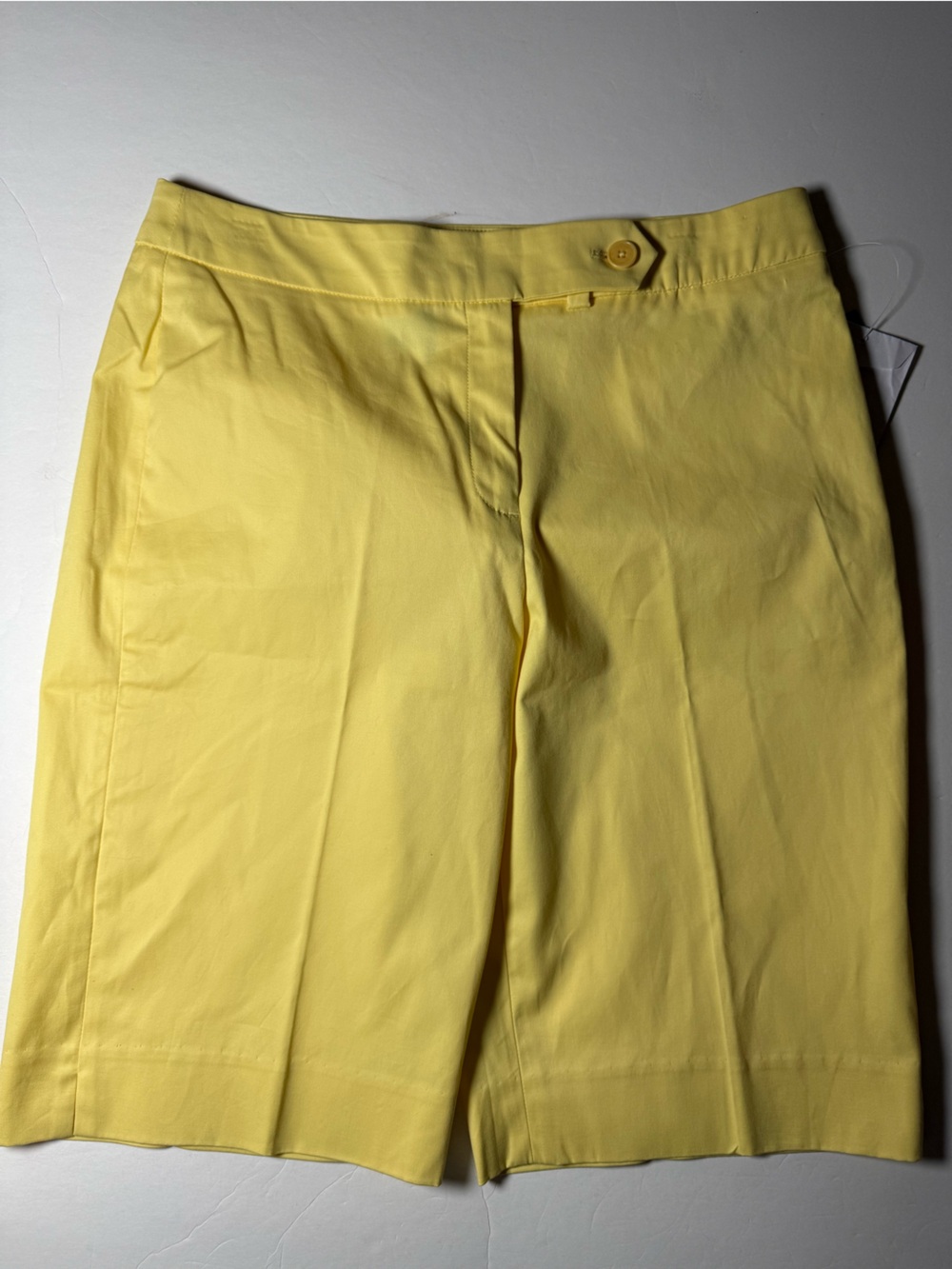 NWT Jones New York Signature Stretch Bermuda Shorts Daisy Yellow Size 8